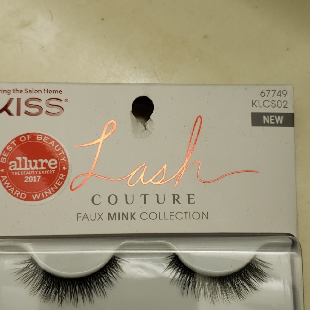 Lashes - Picture 2 of 2